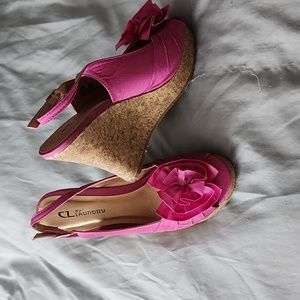 Brand new women's wedge